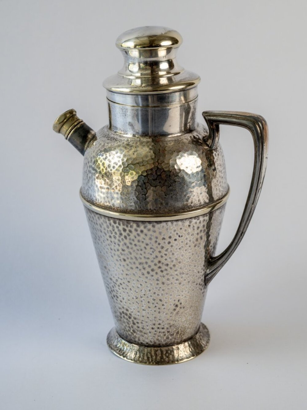 GORGEOUS VINTAGE APOLLO EPNS BERNARD RICE'S SONS SILVERPLATED COCKTAIL SHAKER - Picture 2 of 4